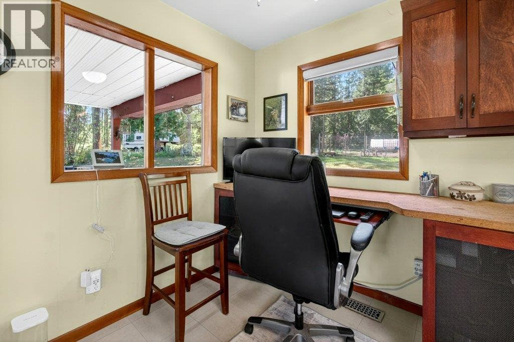 22 CROSSMAN ROAD, Interior REALTORS®