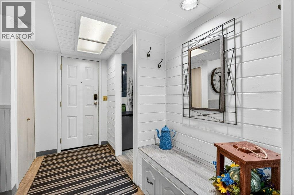 22 CROSSMAN ROAD, Interior REALTORS® — photo 4