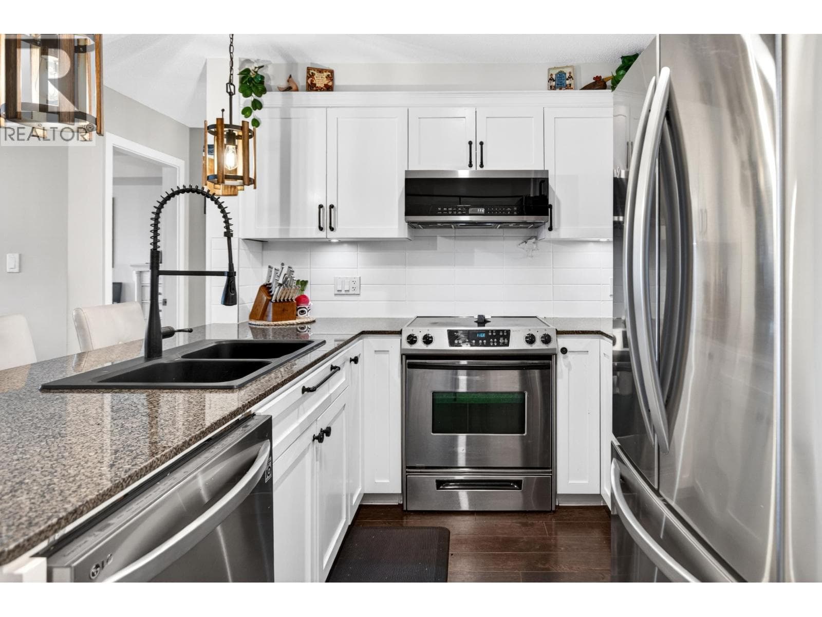 433 19673 MEADOW GARDENS WAY, Greater Vancouver — photo 4