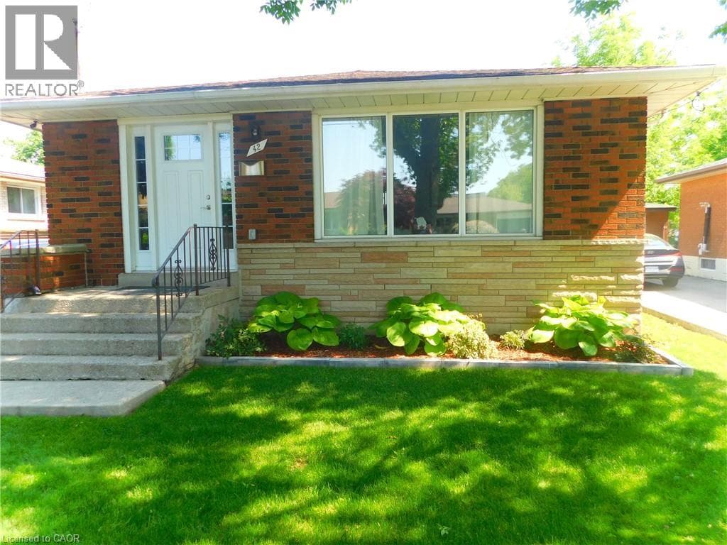 42 ATWATER CRESCENT, Cornerstone
