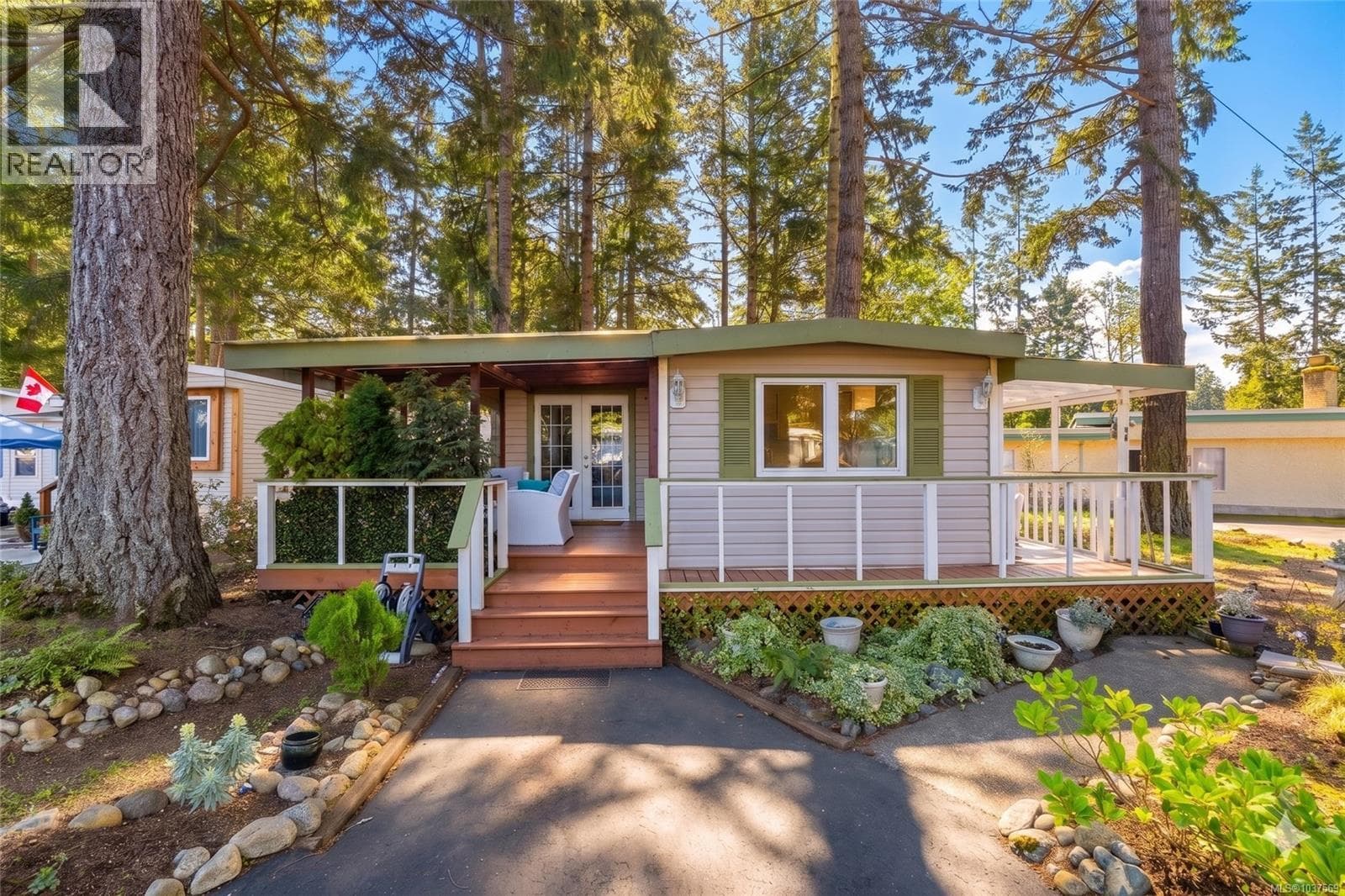 49 1247 Arbutus Rd, Vancouver Island