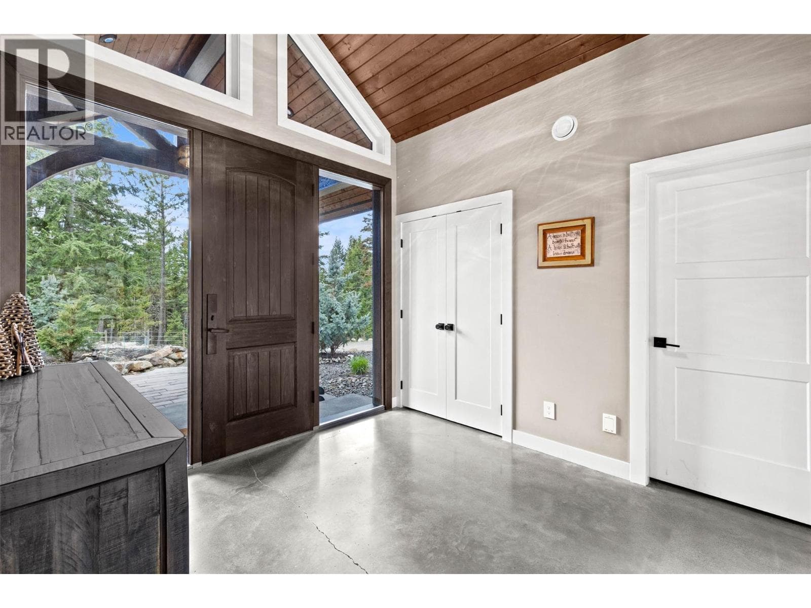 6560 FAWNHILL ROAD, Interior REALTORS® — photo 3