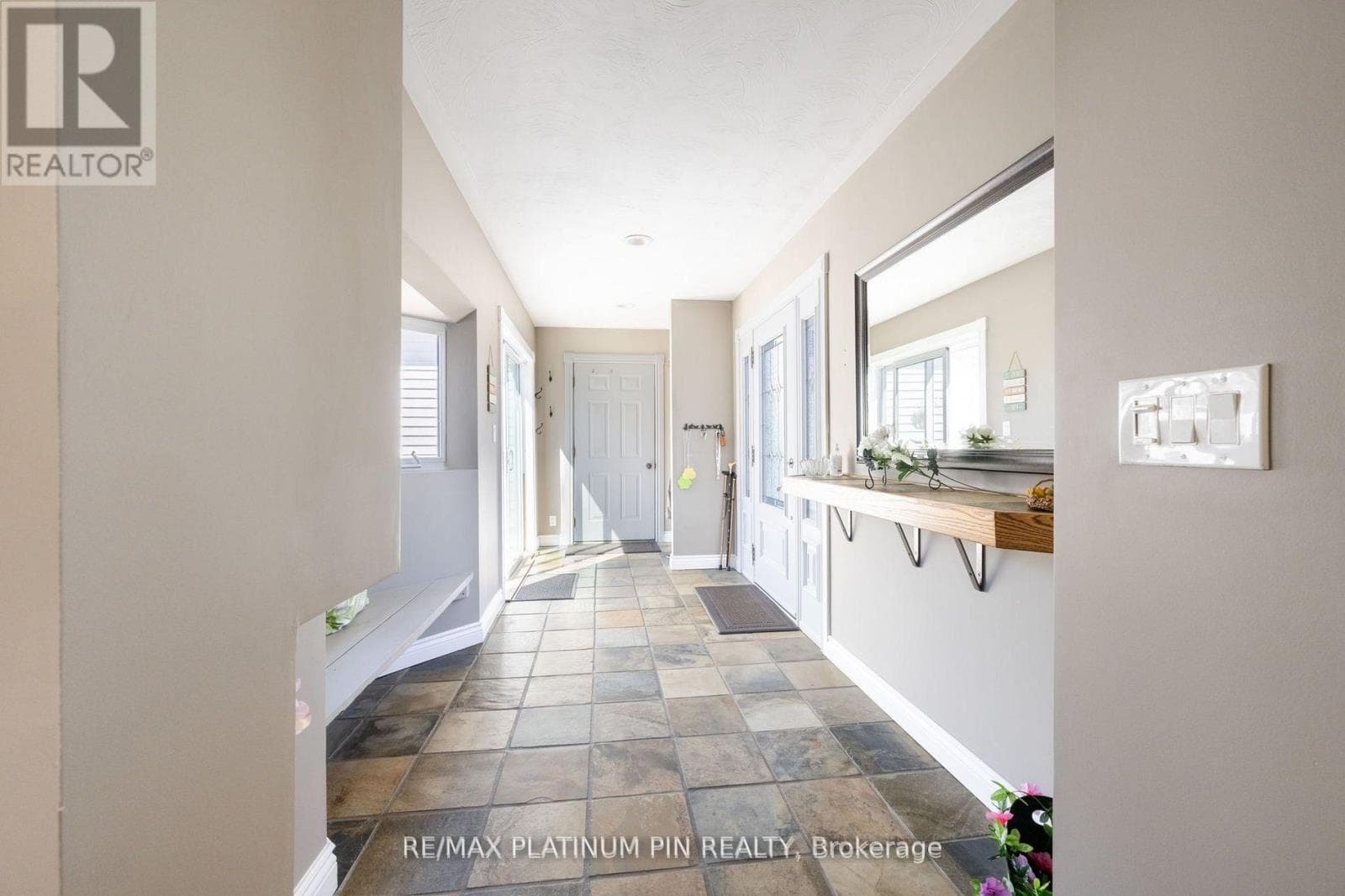21 LONGFIELD DRIVE, Toronto — photo 2