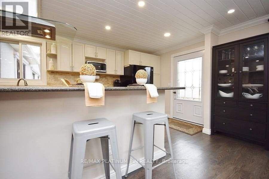 21 LONGFIELD DRIVE, Toronto — photo 4