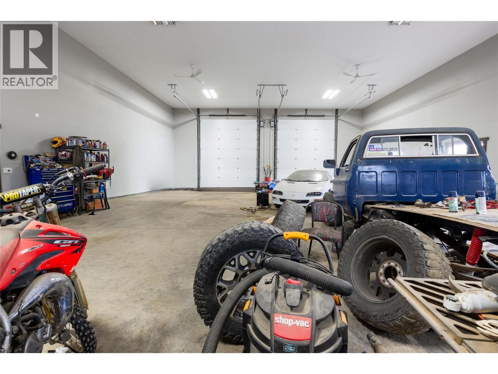 5311 30 Avenue NW, Interior REALTORS® — photo 3