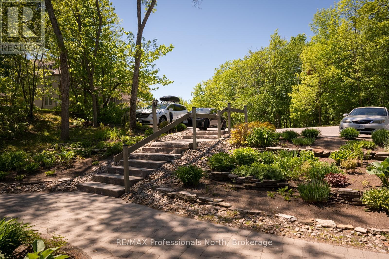 121 - 121 GRANDVIEW HILLTOP DRIVE, OnePoint — photo 4
