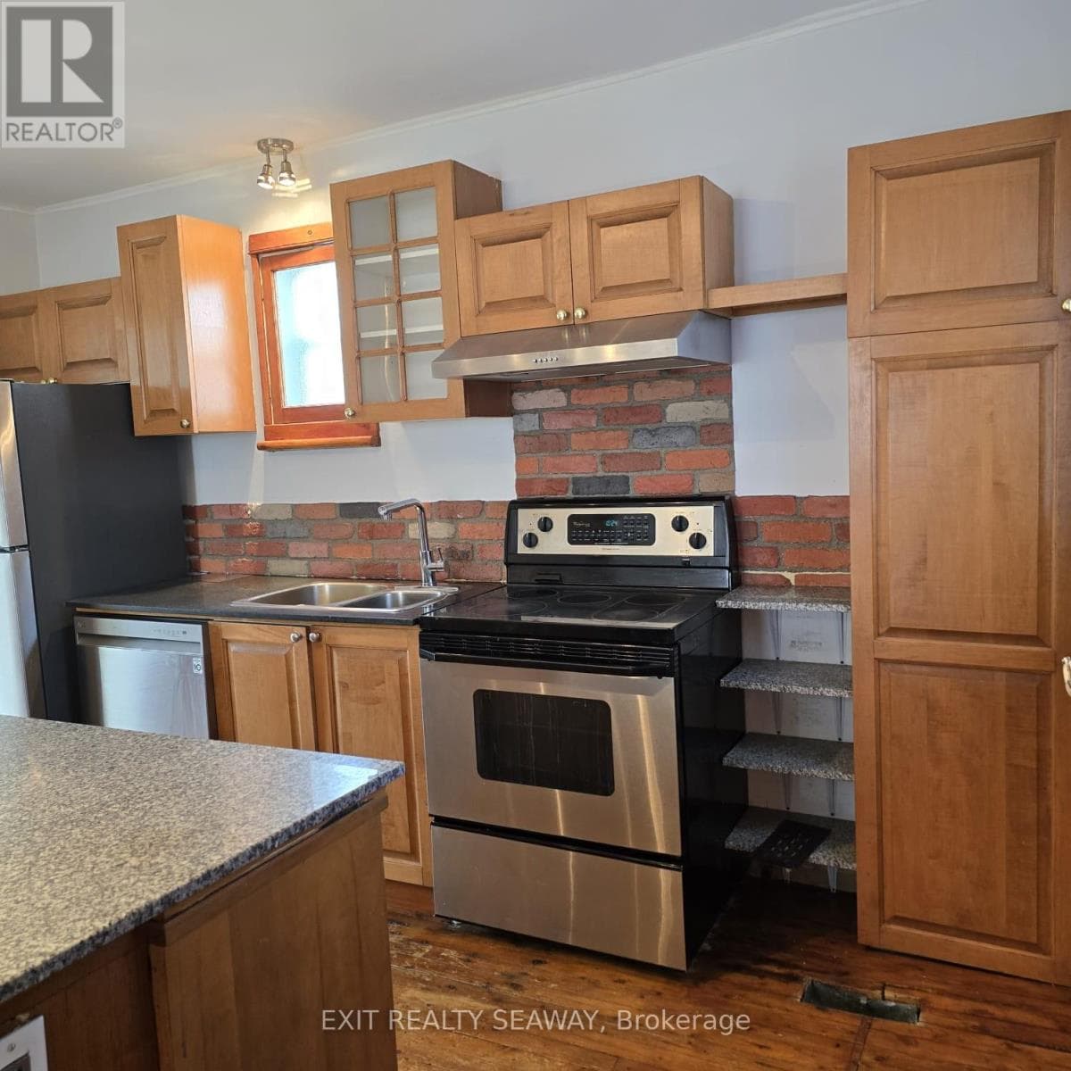 140 BELMONT STREET, Cornwall — photo 4