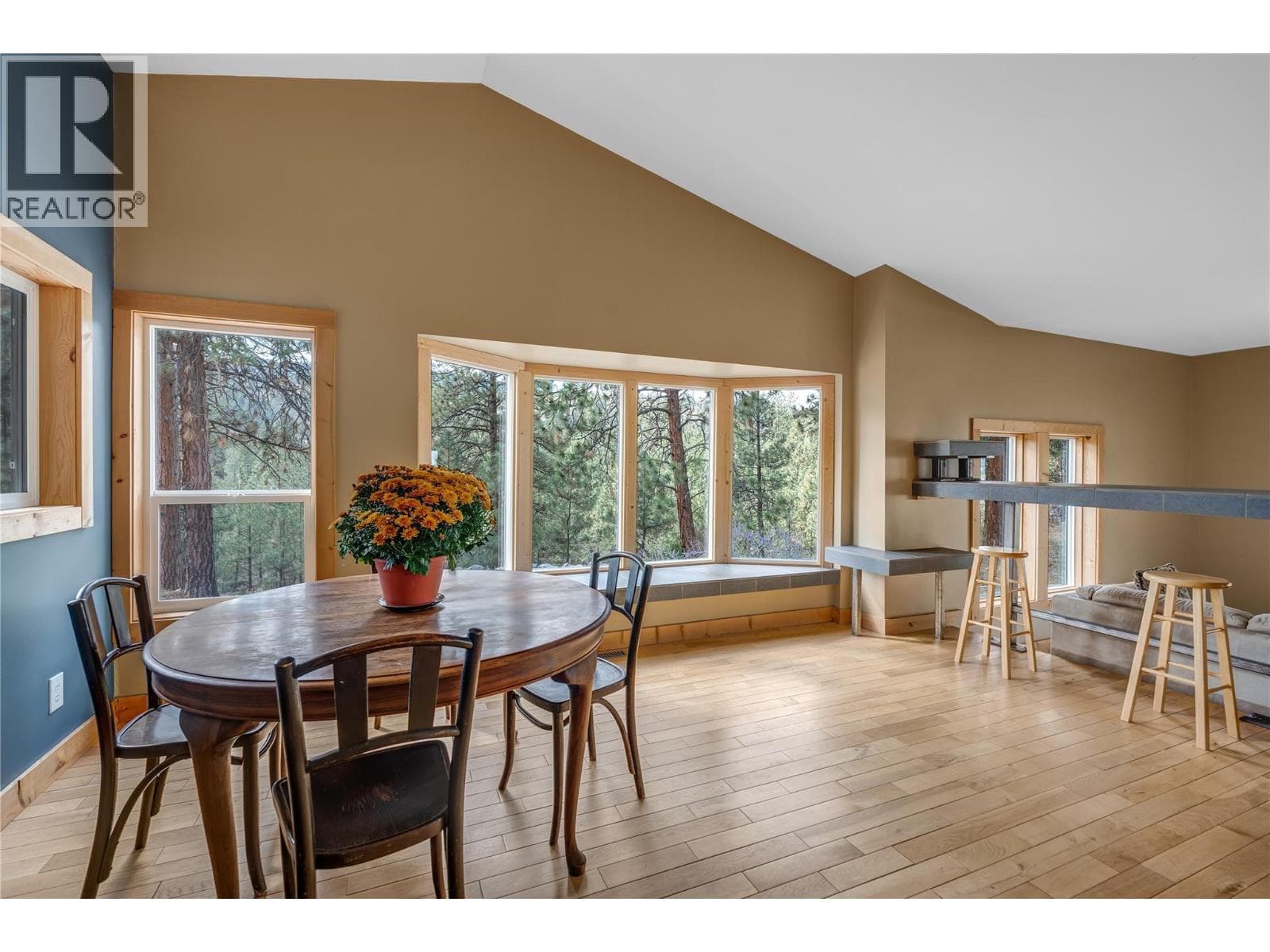28 DEANS ROAD, Interior REALTORS® — photo 5