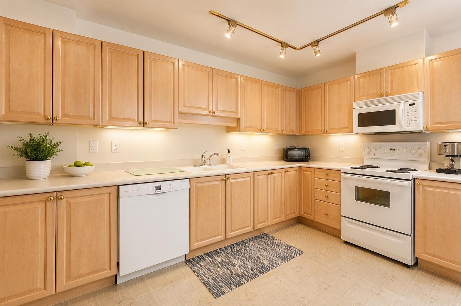 406 33065 MILL LAKE ROAD, Fraser Valley — photo 4