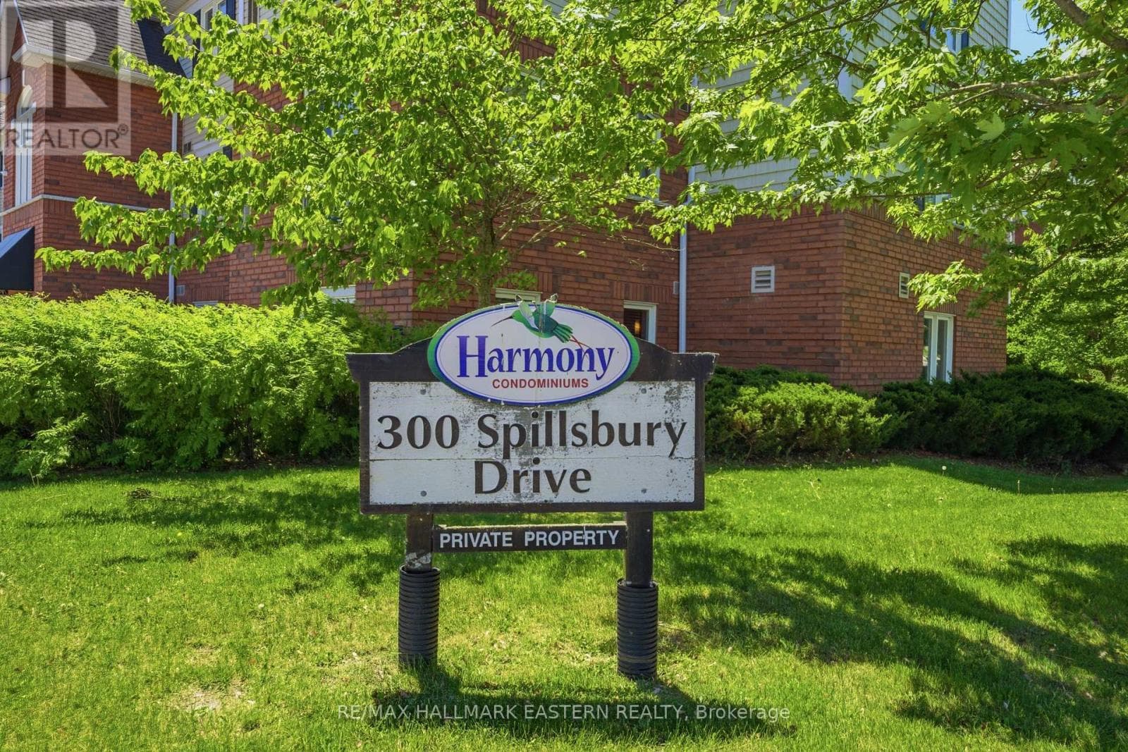 101 - 300 SPILLSBURY DRIVE, Central Lakes — photo 2