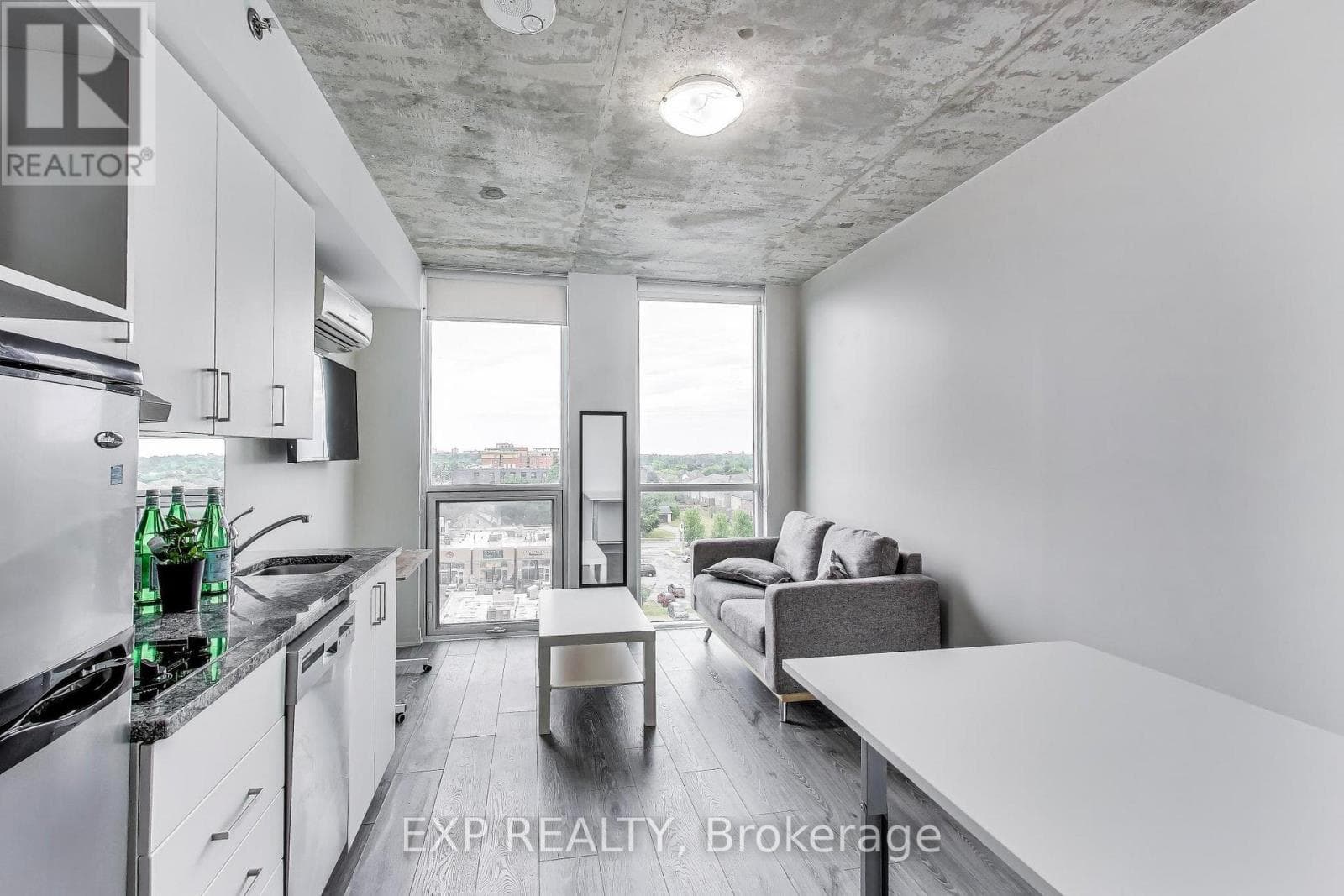 739 - 1900 SIMCOE STREET N in SAMAC