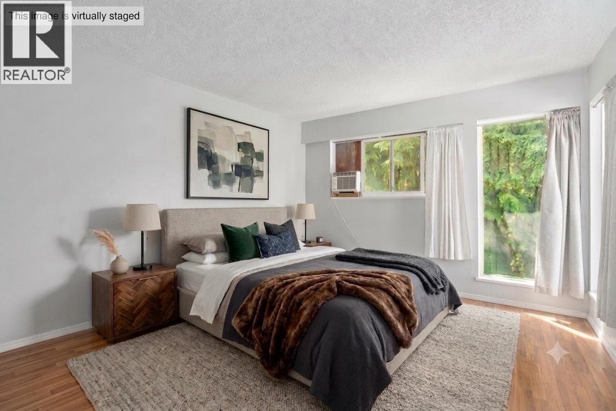 881 PINEBROOK PLAZA, Greater Vancouver — photo 4