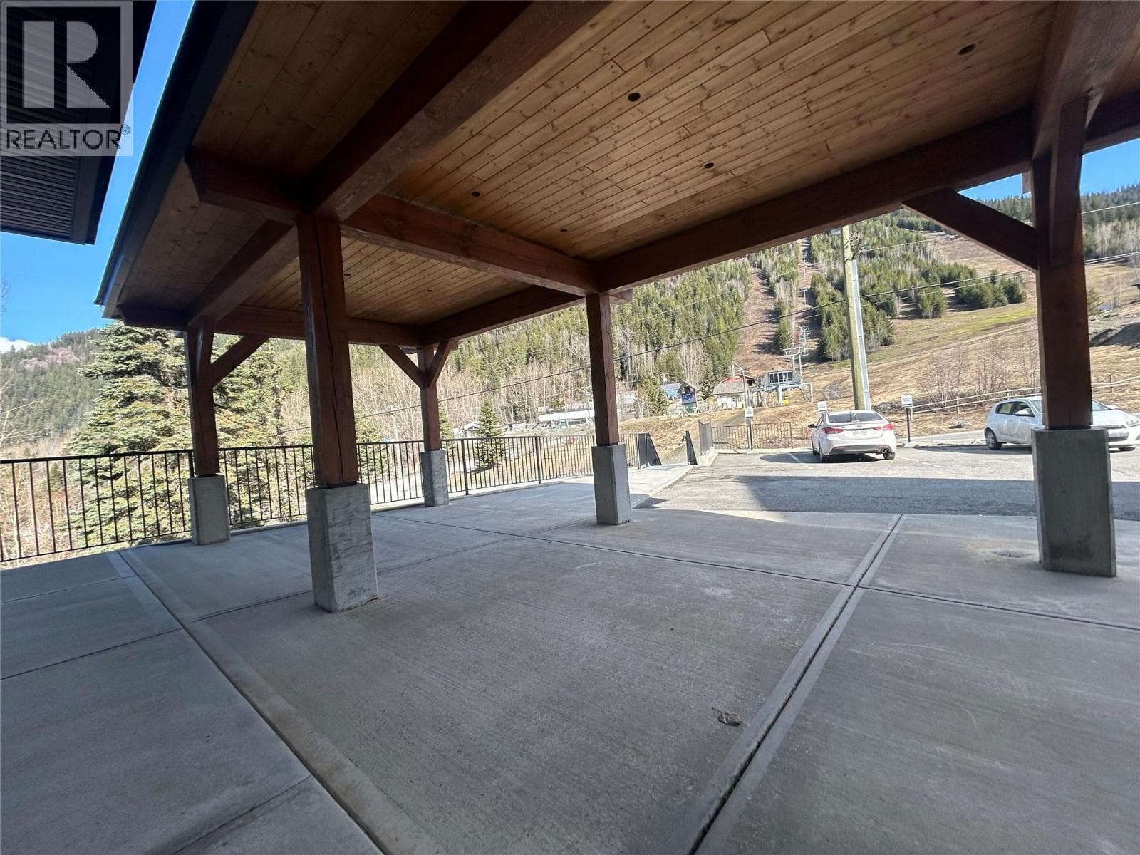 1130 SUN PEAKS Road Unit# A & B, Interior REALTORS® — photo 5