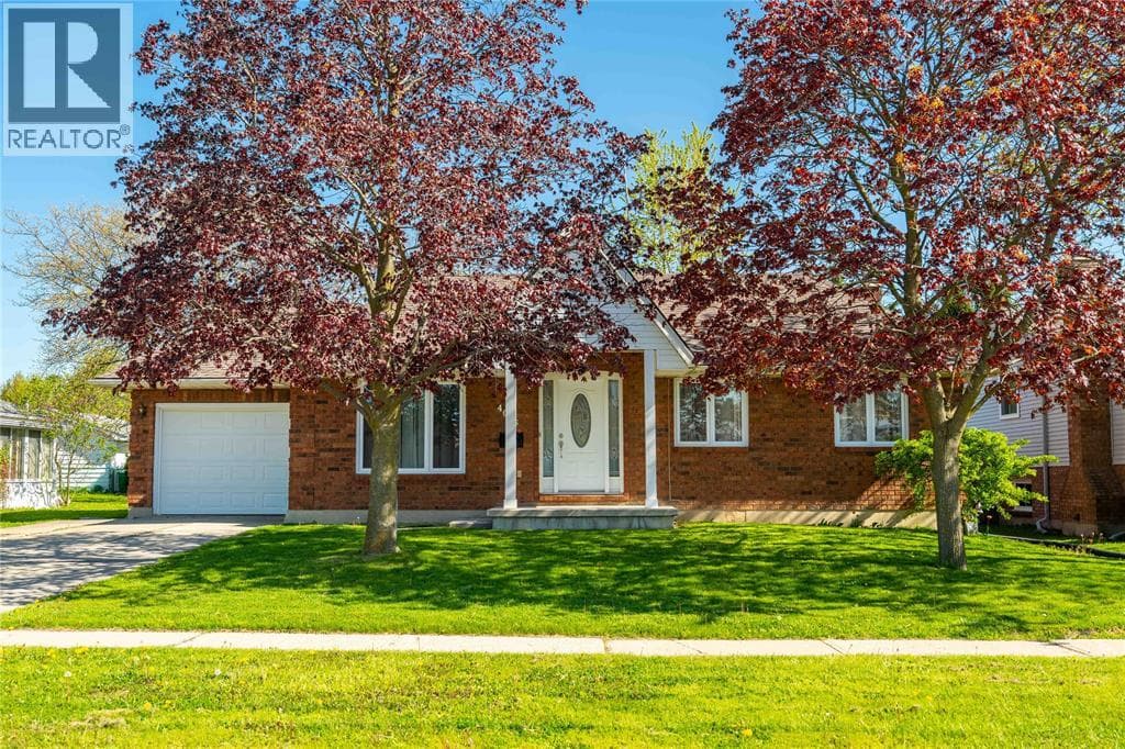 4076 MAPLE STREET in 
