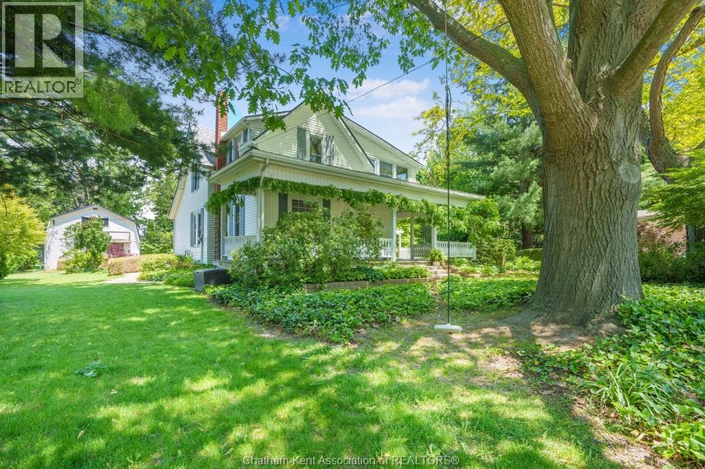 38 Harold STREET South, Chatham Kent — photo 2