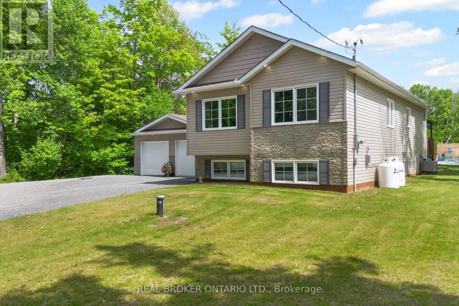 1083 ST FILLANS ROAD, Ottawa — photo 2