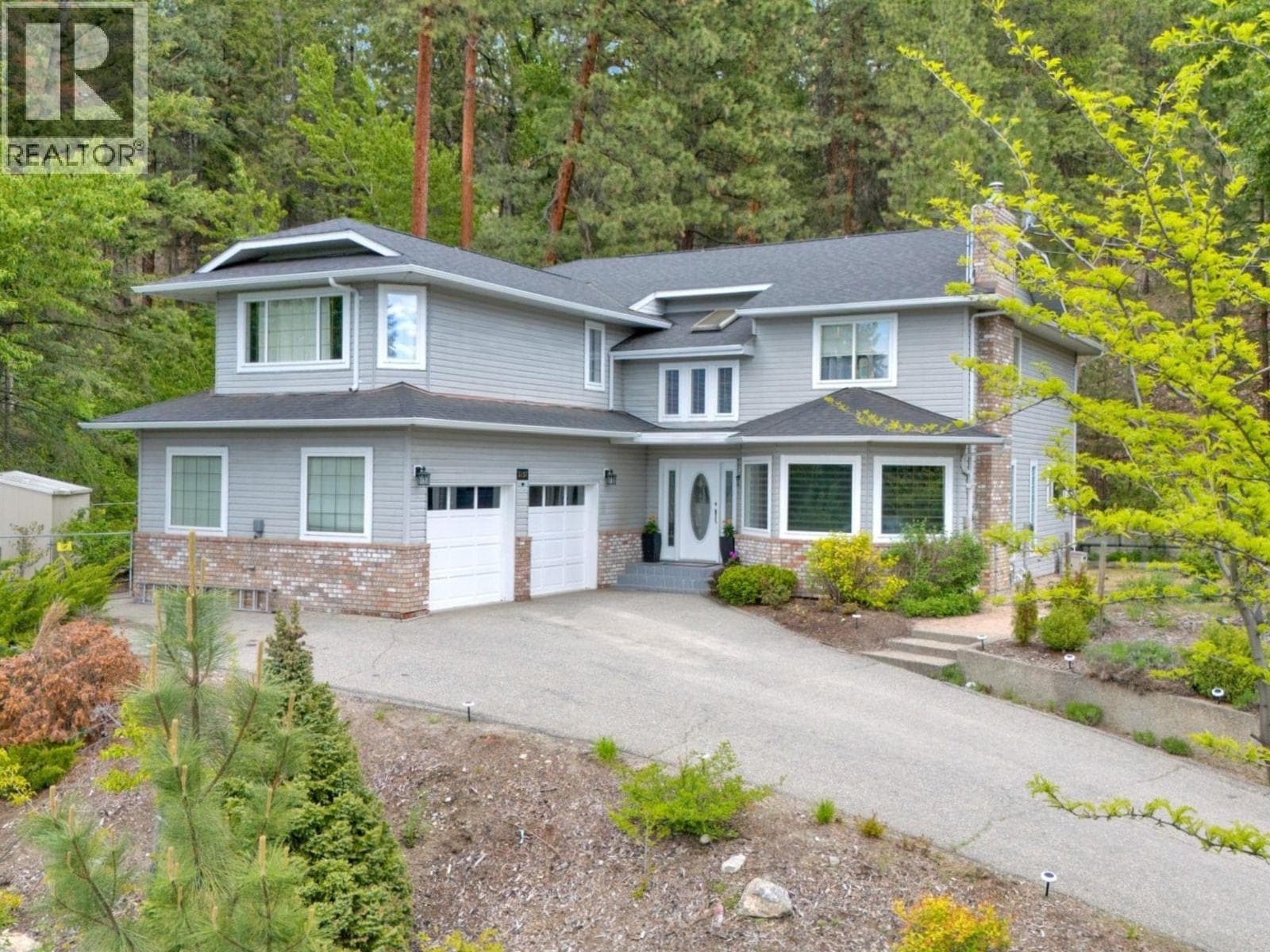 3257 JUNIPER Drive, Interior REALTORS® — photo 3