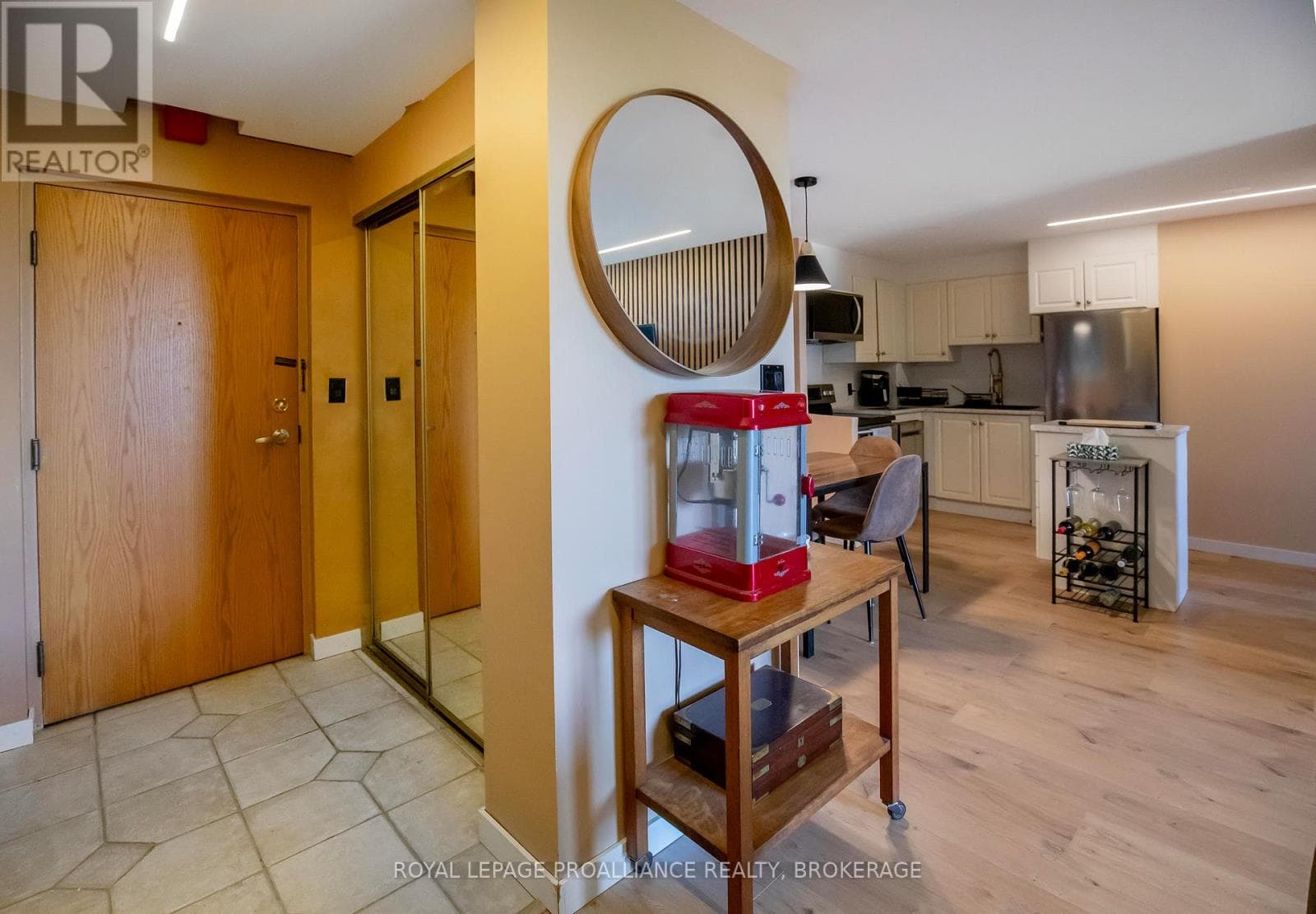 411 - 120 BARRETT COURT, Kingston — photo 2