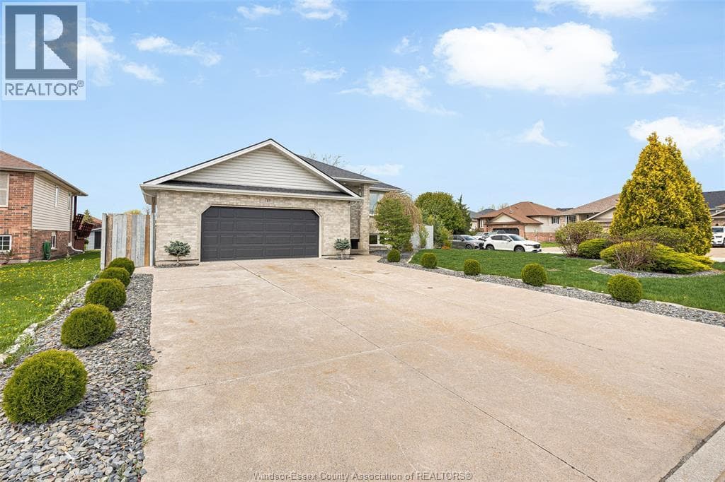 719 HELENA CRESCENT, Windsor — photo 3