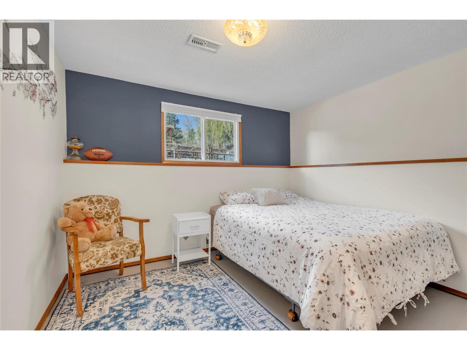 411 Auburn Cres, Interior REALTORS®