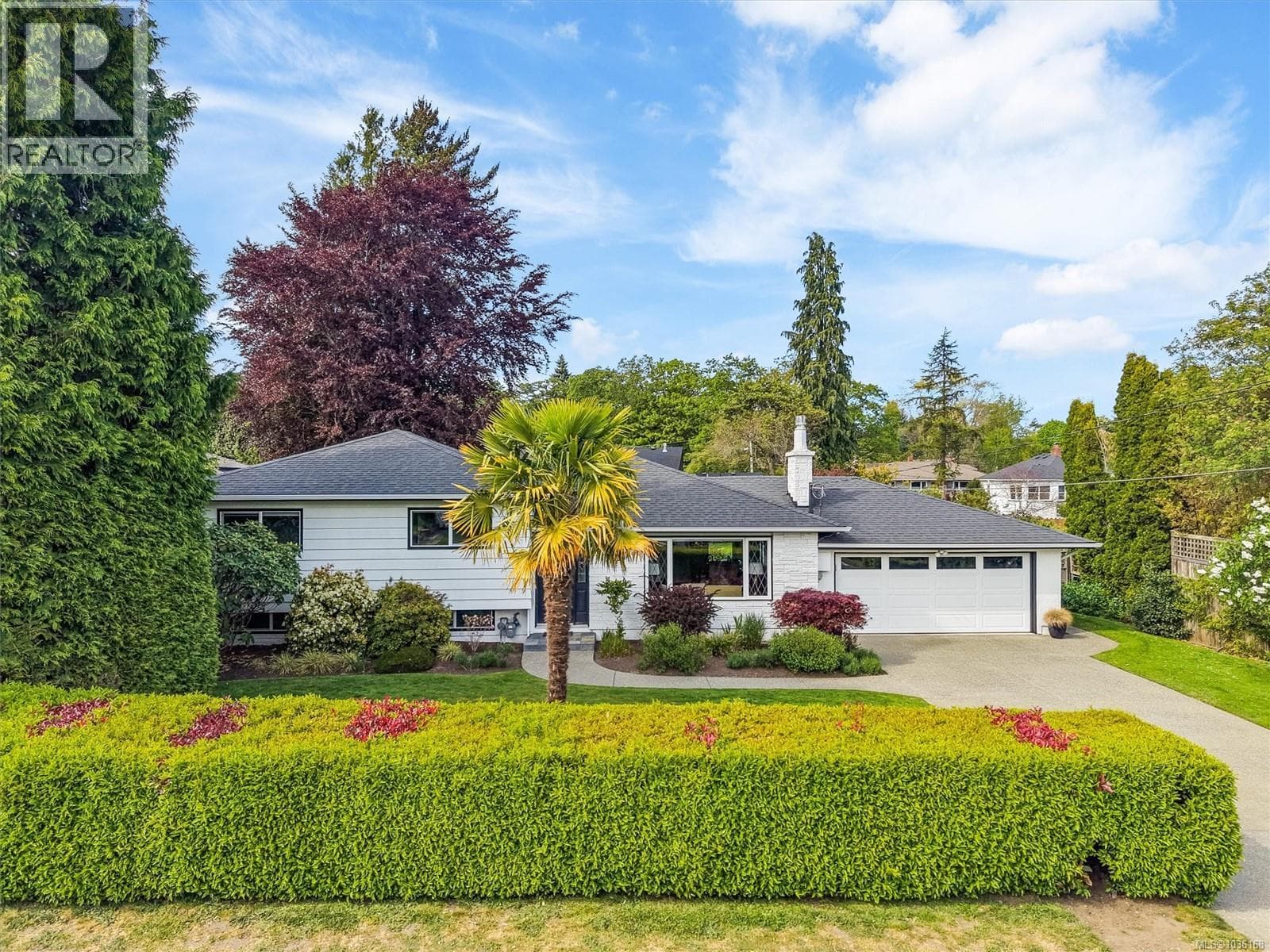 2090 McNeill Ave, Victoria