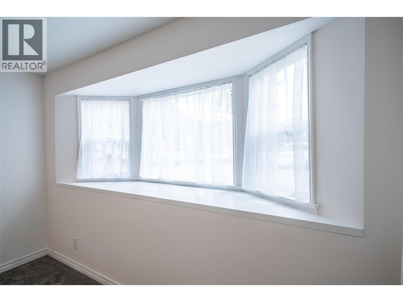 4505 McLean Creek Road Unit# E14, Interior REALTORS® — photo 4