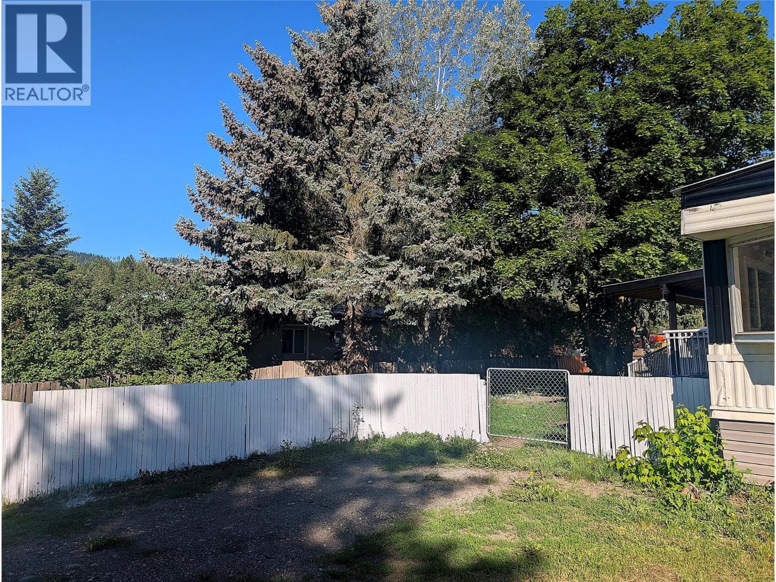 446 Mabel Lake Road Unit# E9, Interior REALTORS® — photo 5