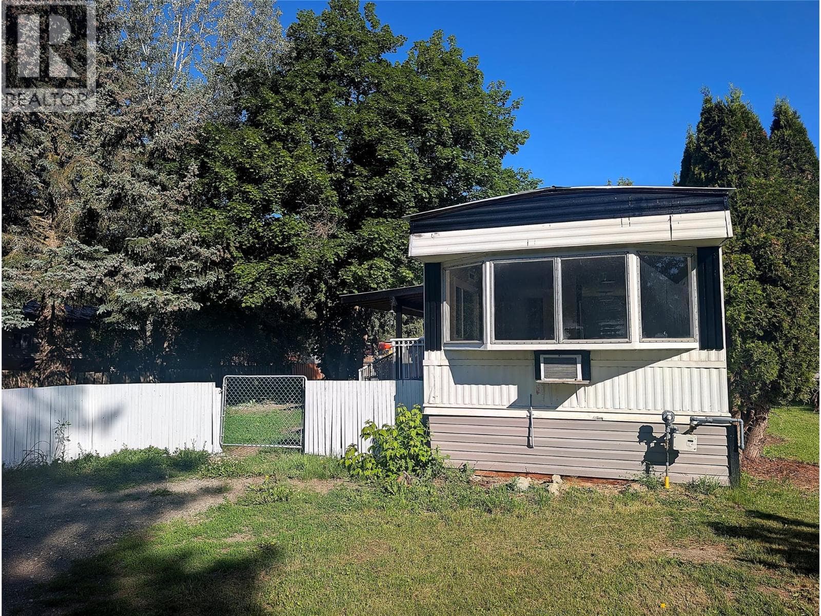 446 Mabel Lake Road Unit# E9, Interior REALTORS® — photo 4