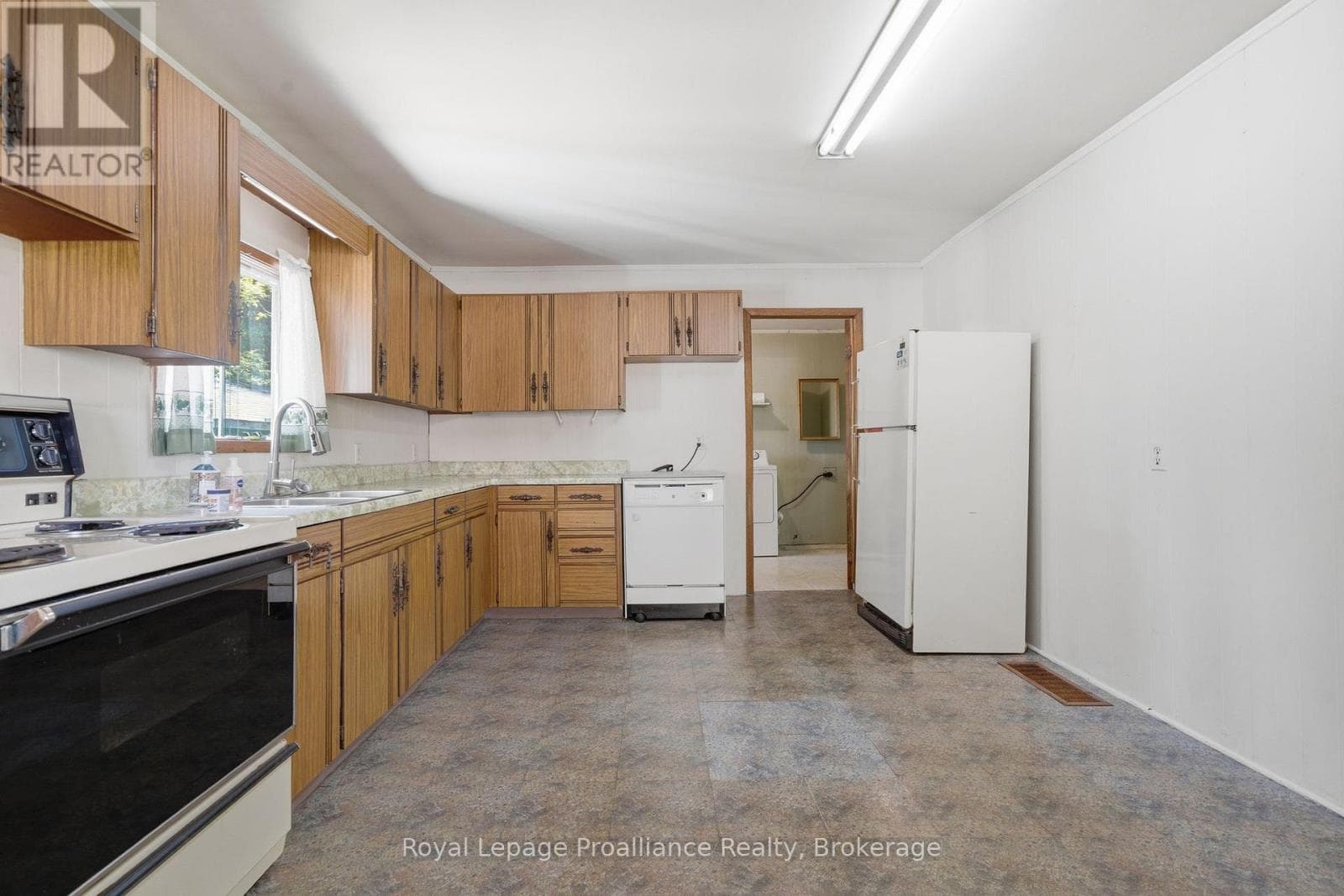 12310 HIGHWAY 41, Central Lakes — photo 4