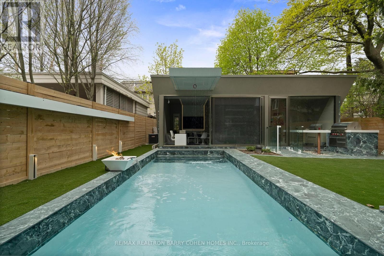 210 GLENAYR ROAD, Toronto — photo 5