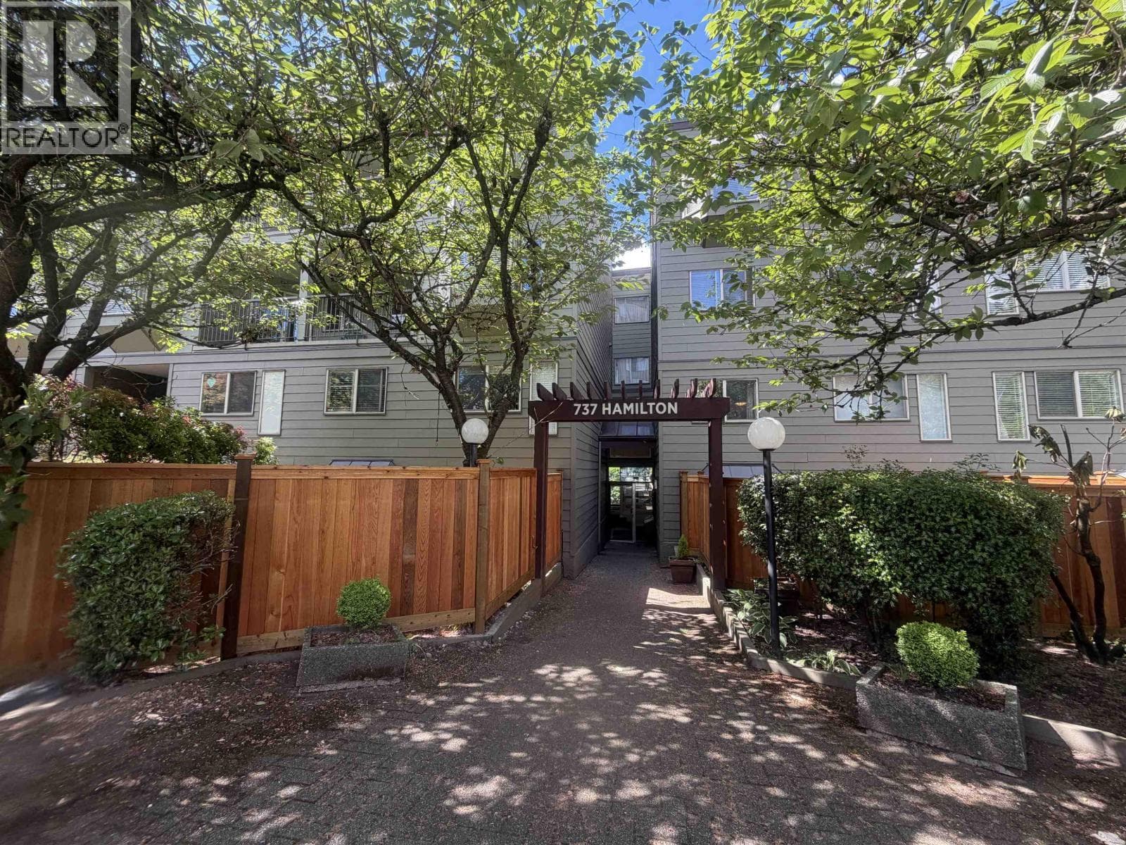 208 737 HAMILTON STREET, Greater Vancouver — photo 3