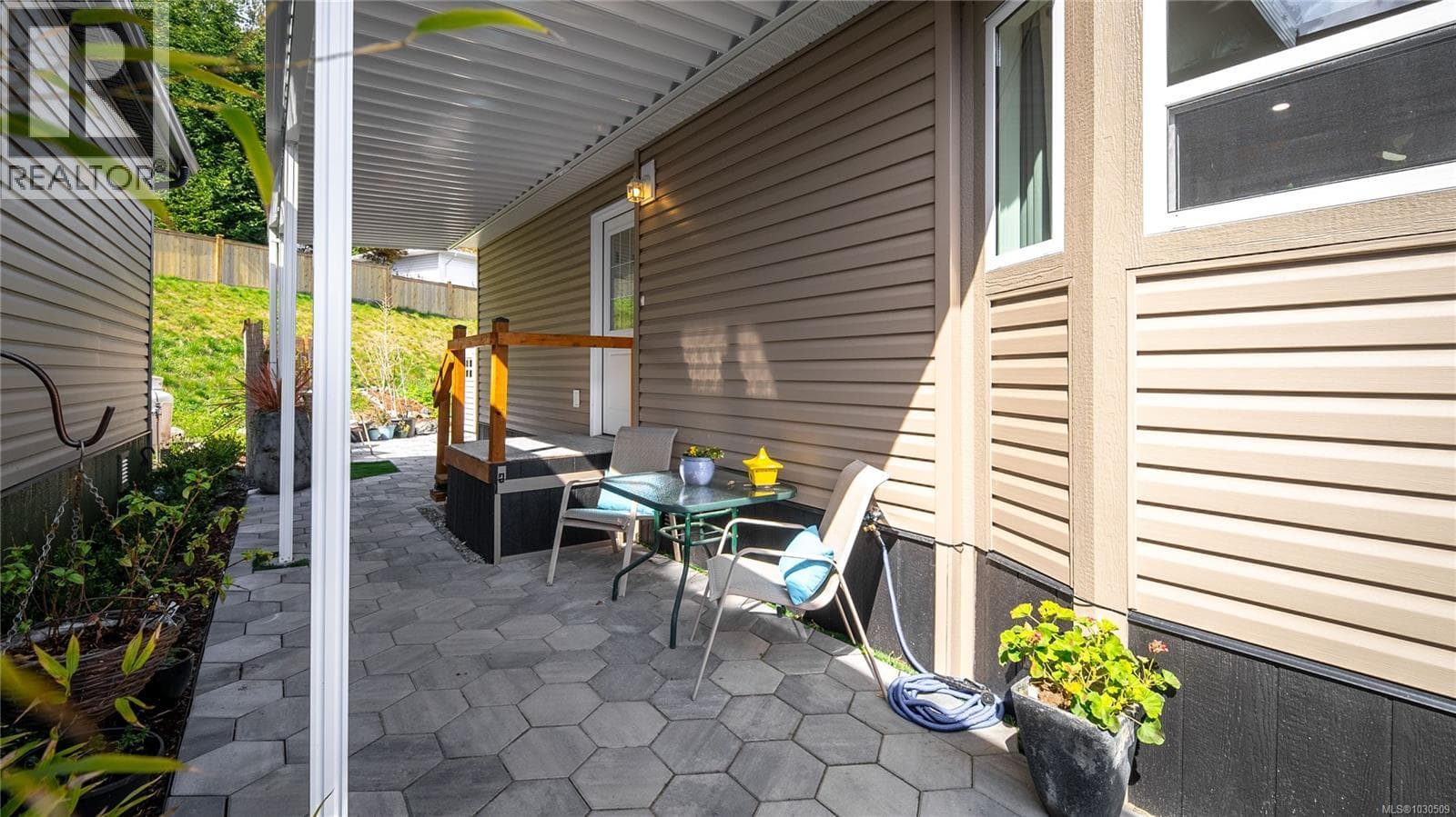 511 747 Old Place Rd, Victoria — photo 4
