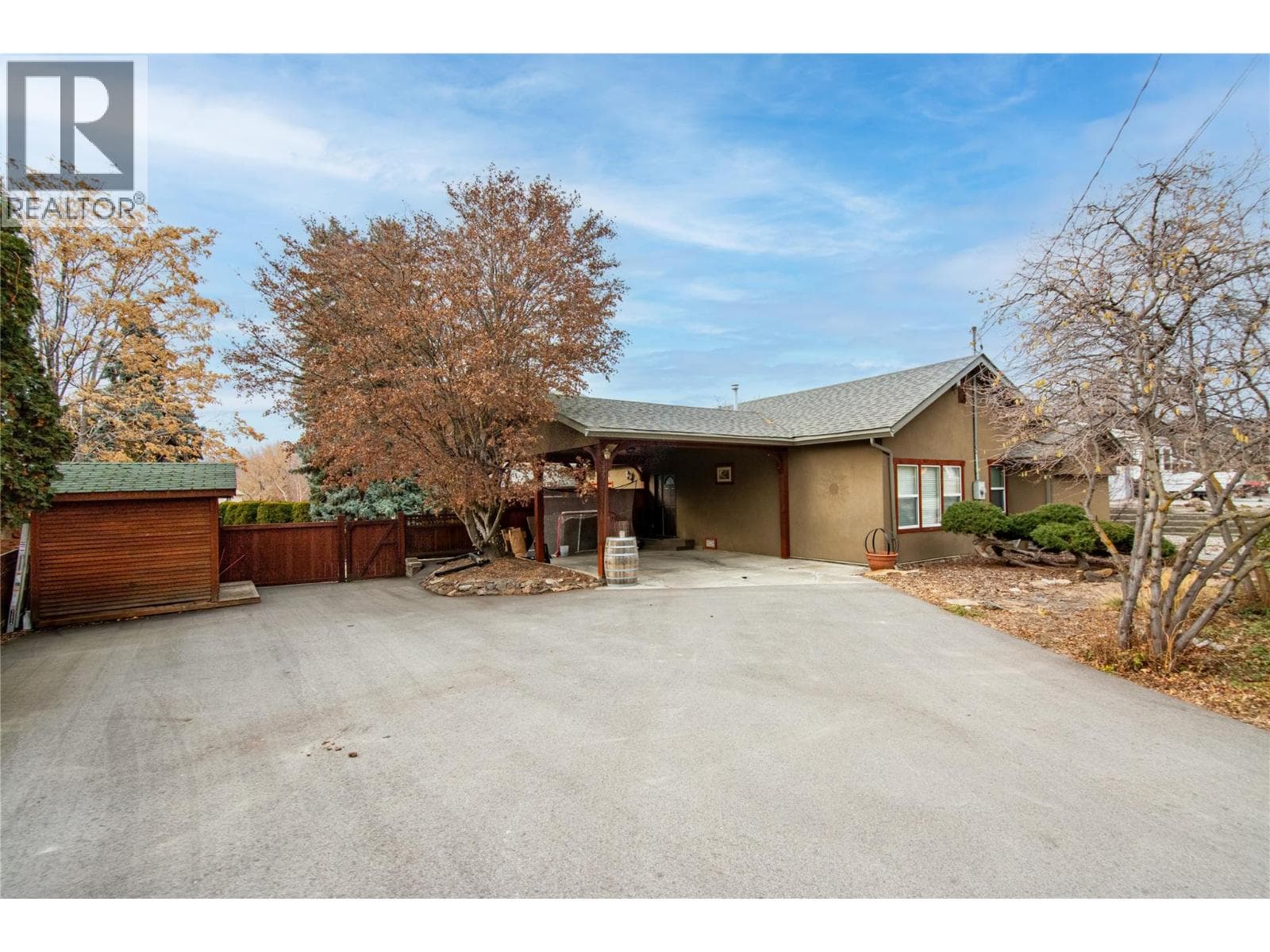 335 MIDDLE BENCH ROAD SOUTH, Interior REALTORS® — photo 2