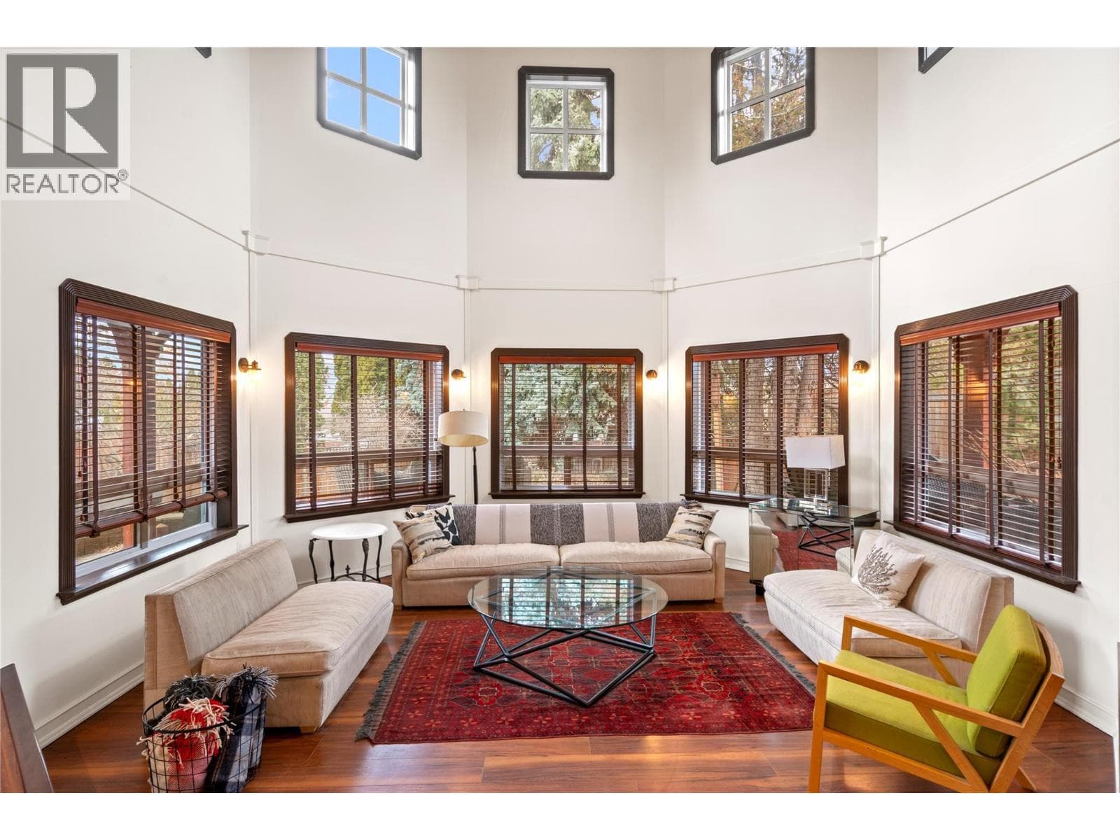 335 MIDDLE BENCH ROAD SOUTH, Interior REALTORS® — photo 4