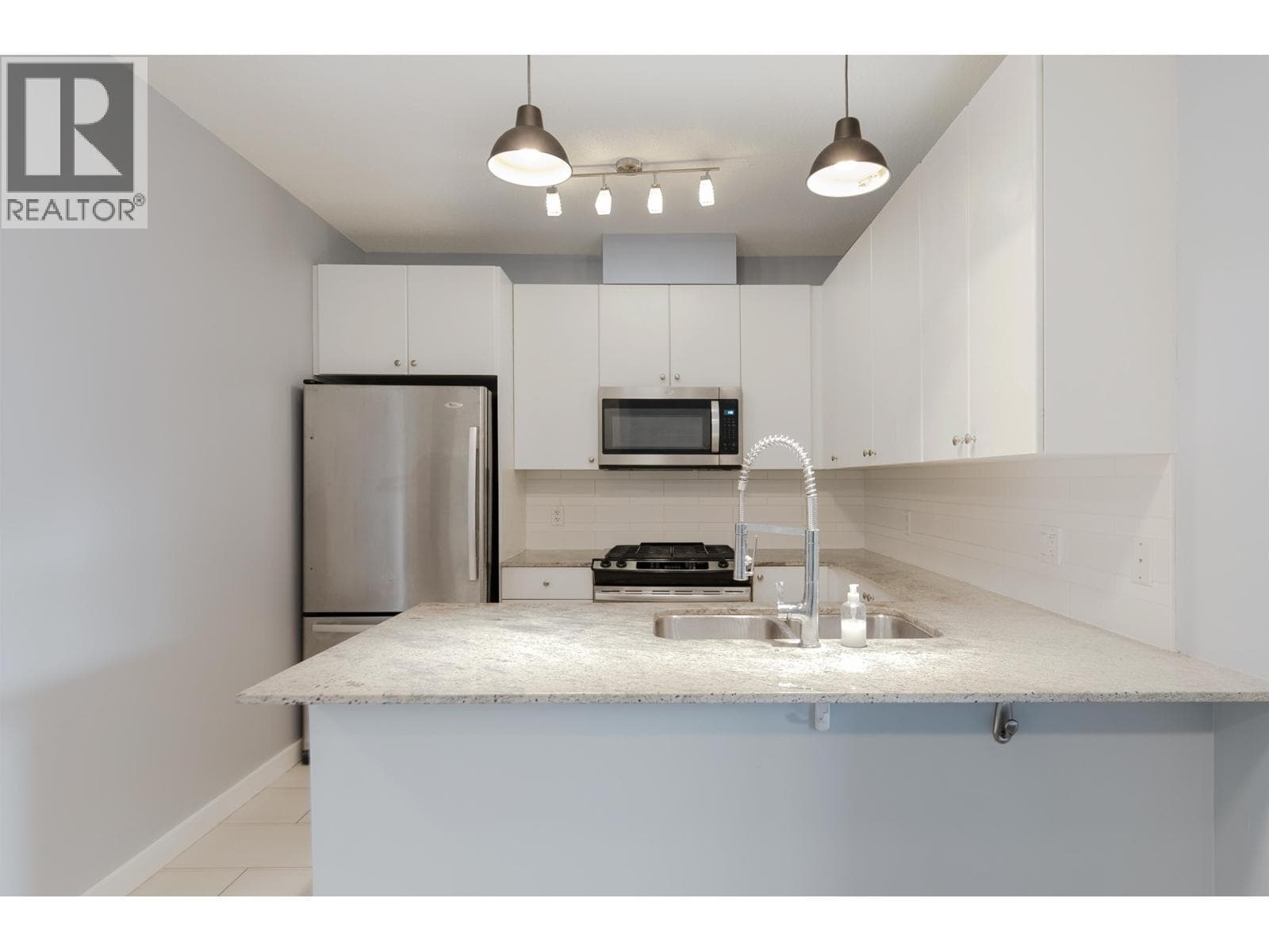 1007 280 ROSS DRIVE, Greater Vancouver — photo 5