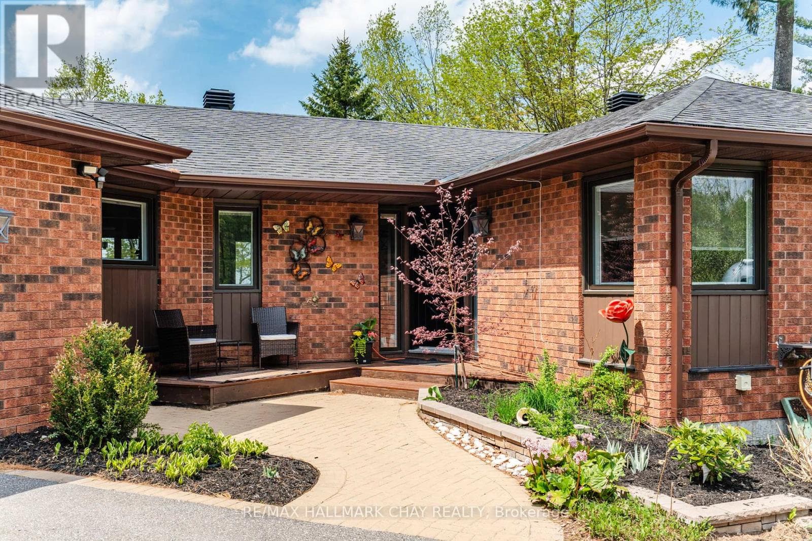 16 HIGHLAND DRIVE, Toronto — photo 2