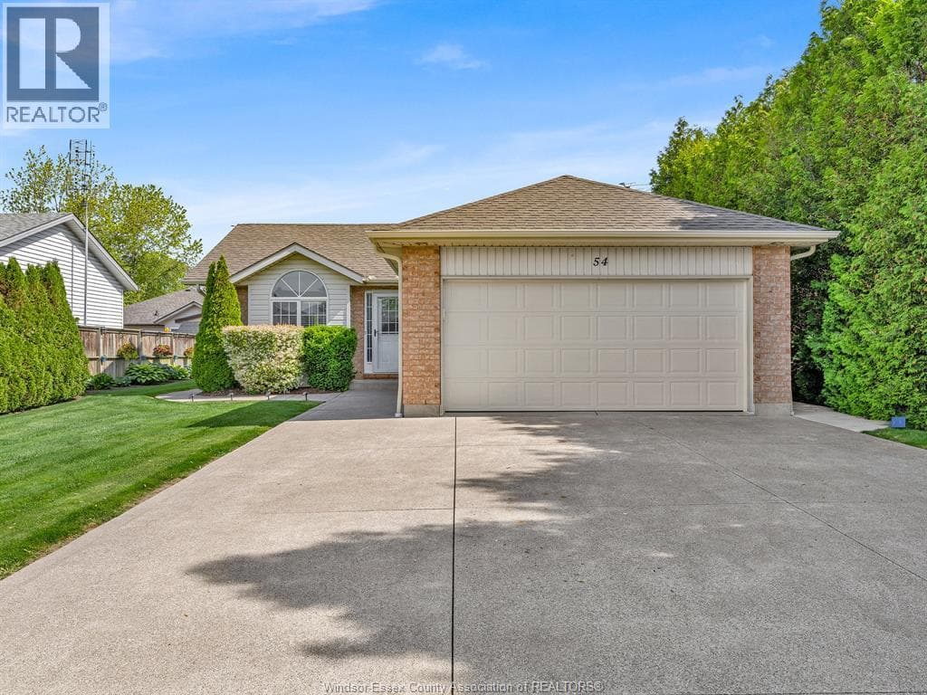 54 HOPE CRESCENT, Windsor — photo 4
