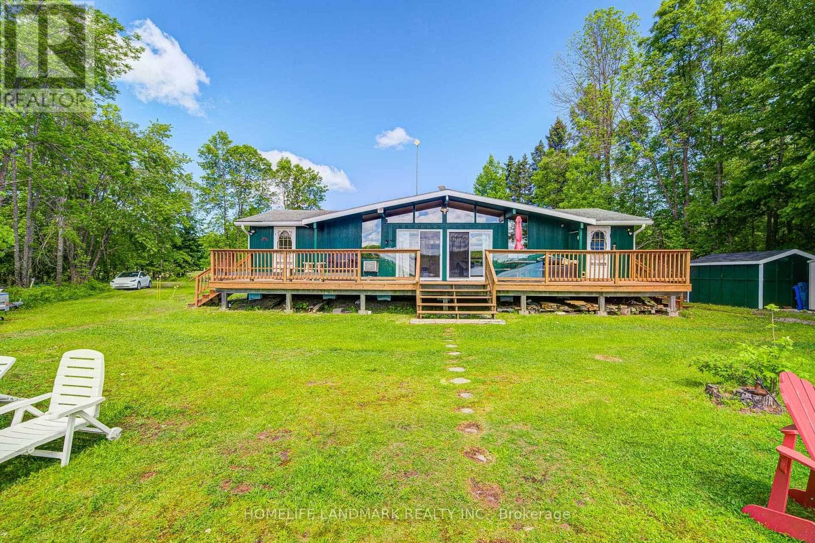 8 - 1093 COOPER POINT ROAD in 