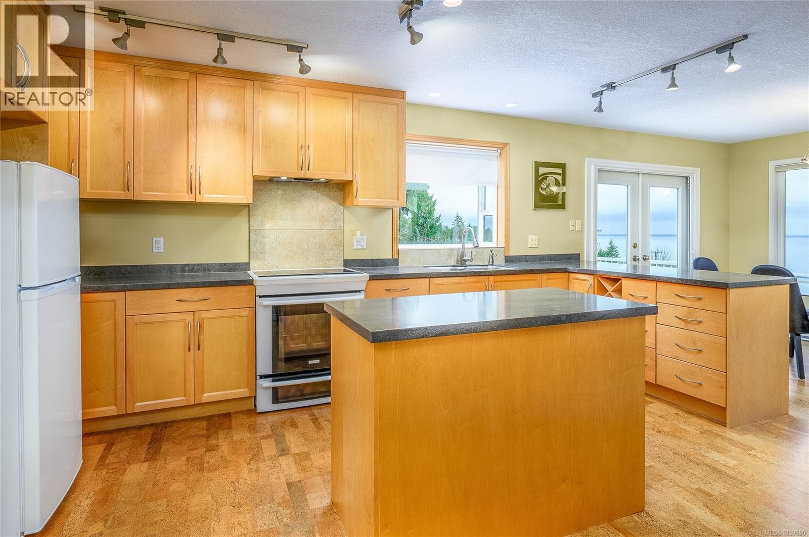 350 Garrett Rd, Vancouver Island — photo 3