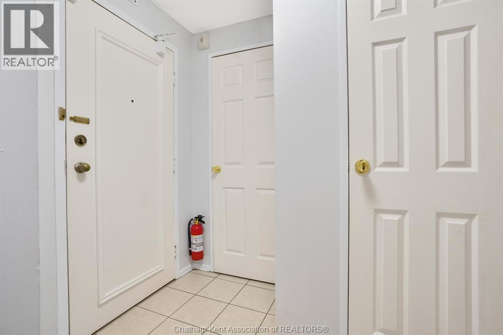 955 GRAND AVENUE West, Chatham Kent — photo 4