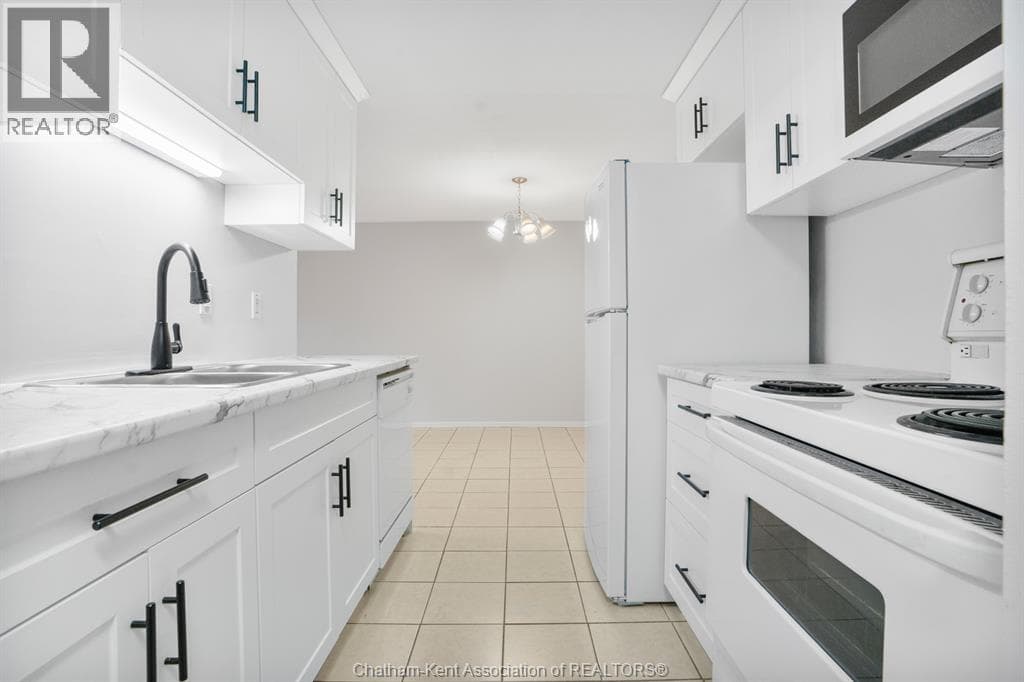 955 GRAND AVENUE West, Chatham Kent — photo 5