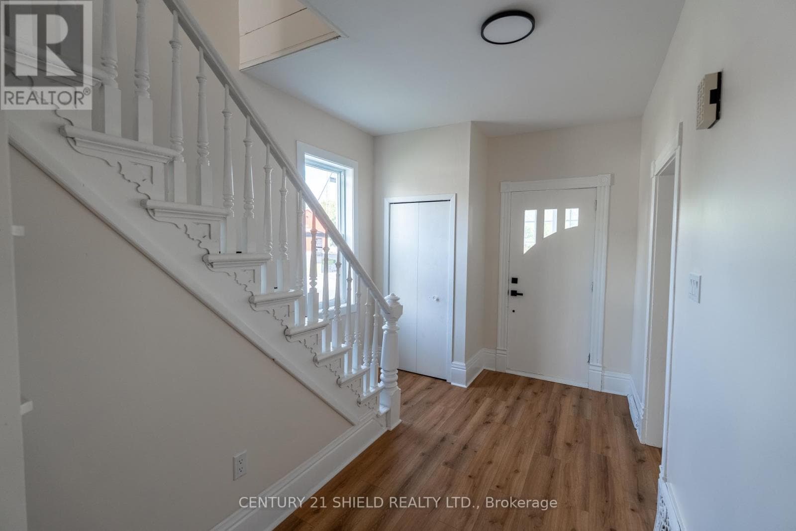 18491 HUGHIE MUNRO STREET, Cornwall — photo 3