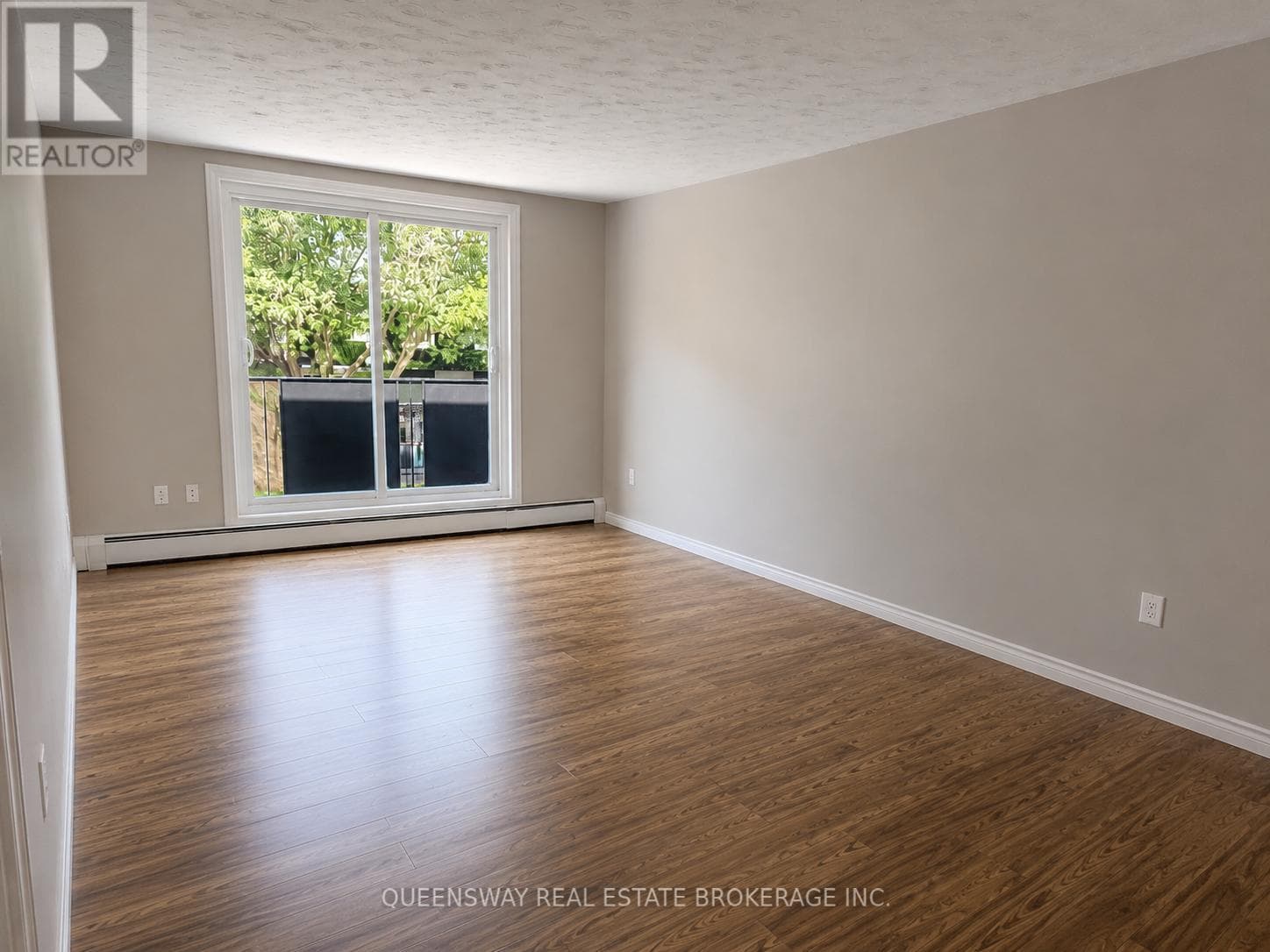 306 - 601 BARBER AVENUE N, Toronto — photo 4