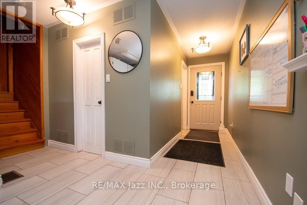 270 CLIFFORD ROAD, Central Lakes — photo 3