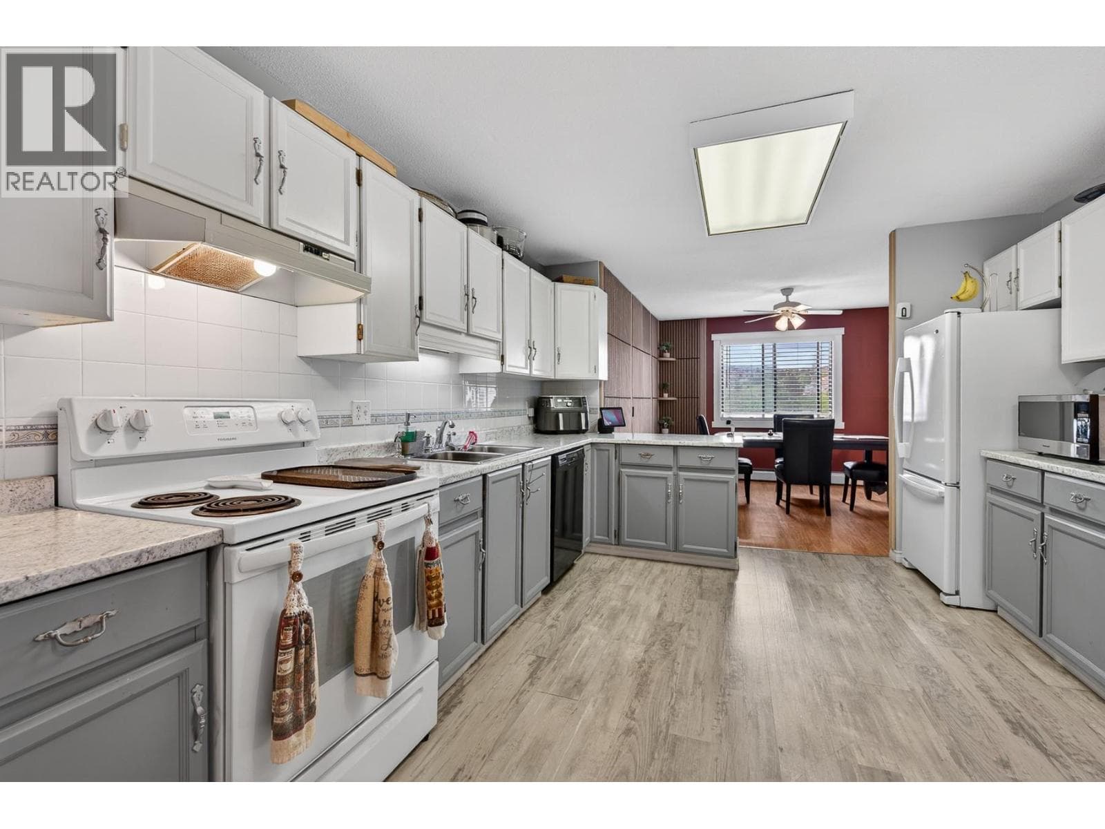 3608 27 Avenue Unit# 311, Interior REALTORS® — photo 2