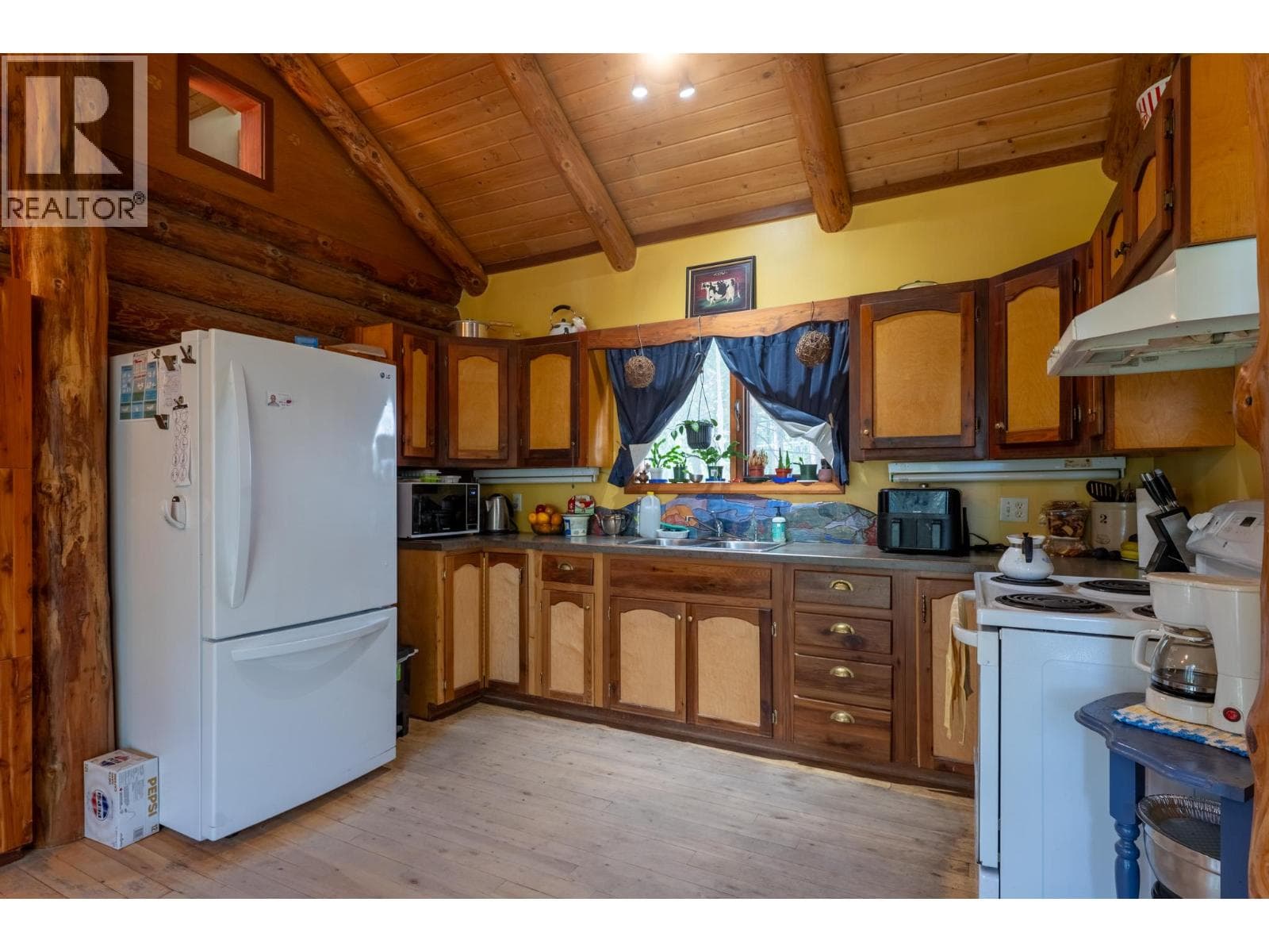 9635 KEITHLEY ROAD, Interior REALTORS® — photo 3