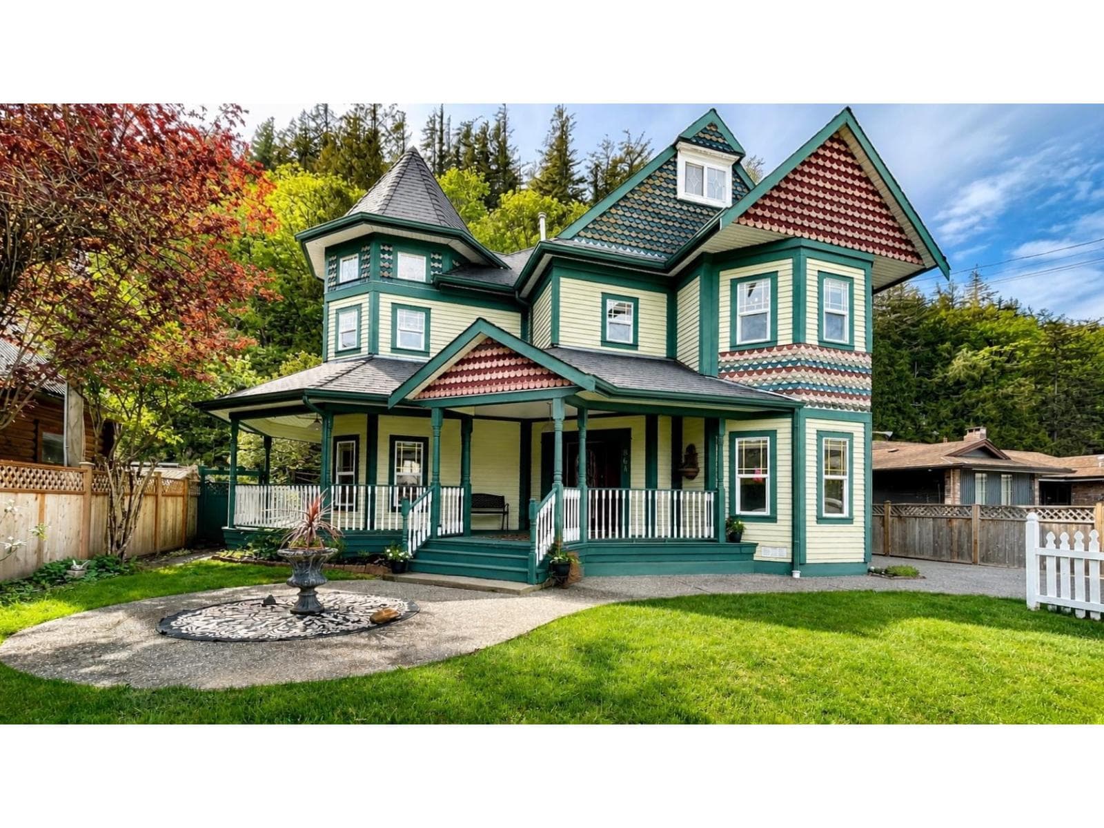864 HOT SPRINGS ROAD, Harrison Hot Springs, Chilliwack
