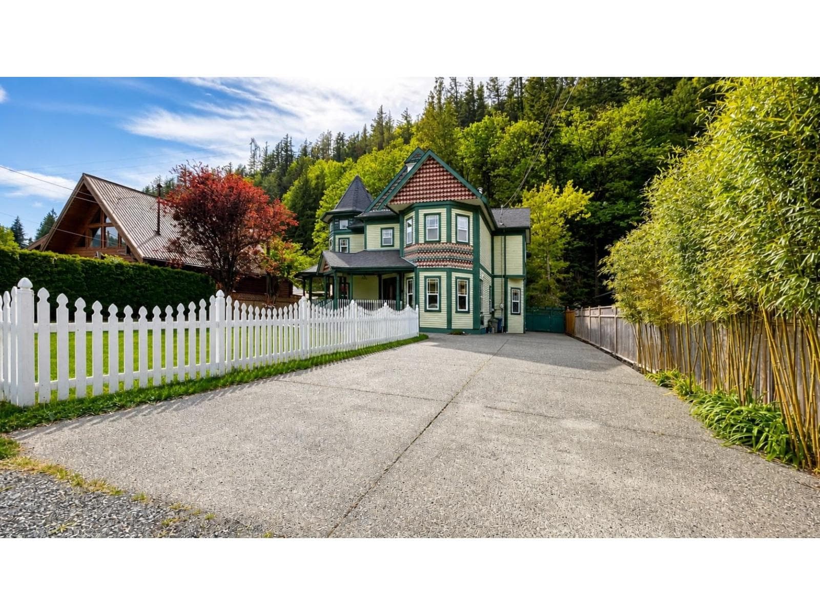 864 HOT SPRINGS ROAD, Harrison Hot Springs, Chilliwack — photo 2