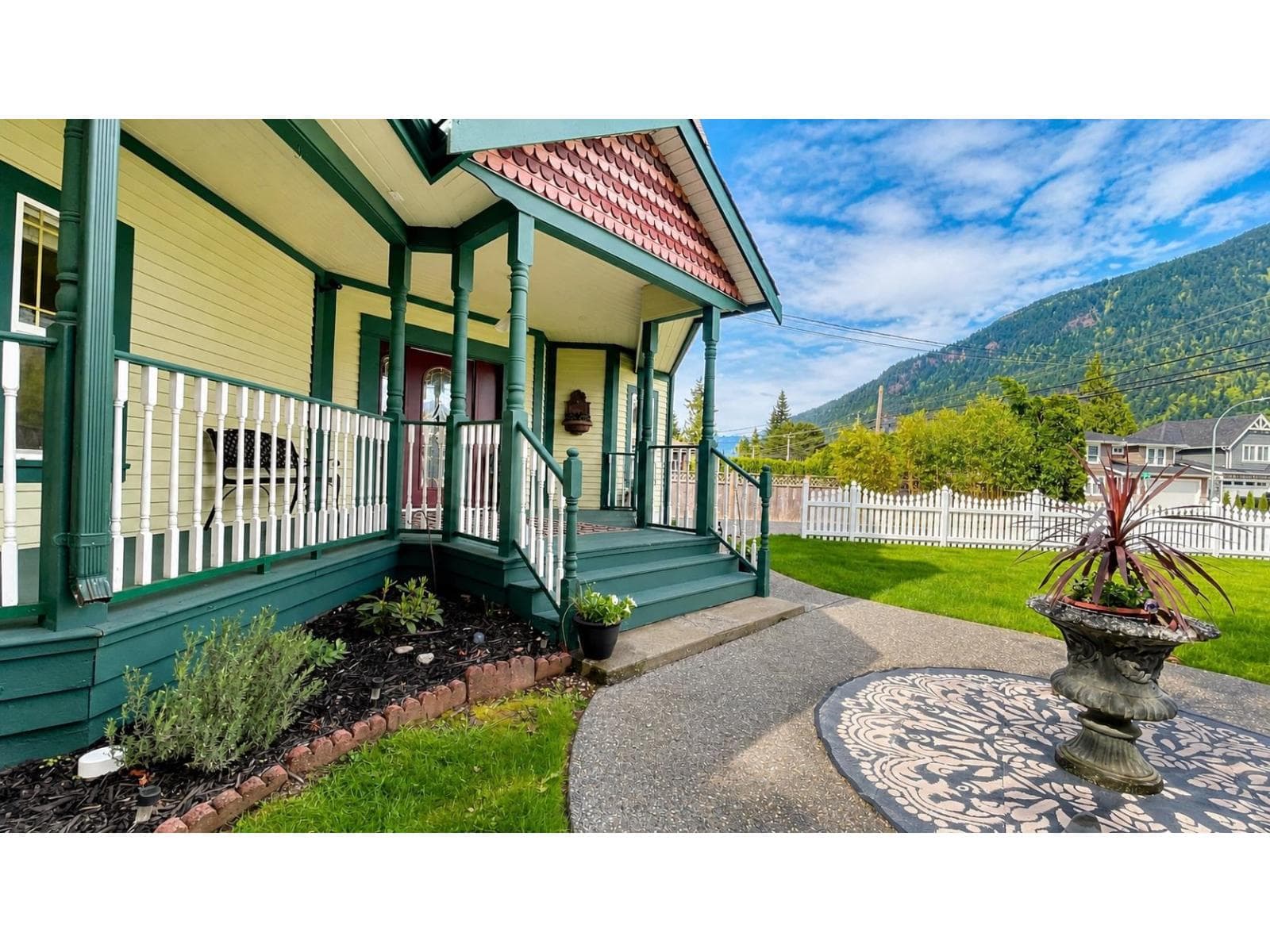 864 HOT SPRINGS ROAD, Harrison Hot Springs, Chilliwack — photo 4