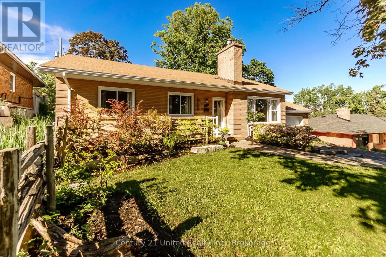 682 VICTORY CRESCENT, Central Lakes — photo 3